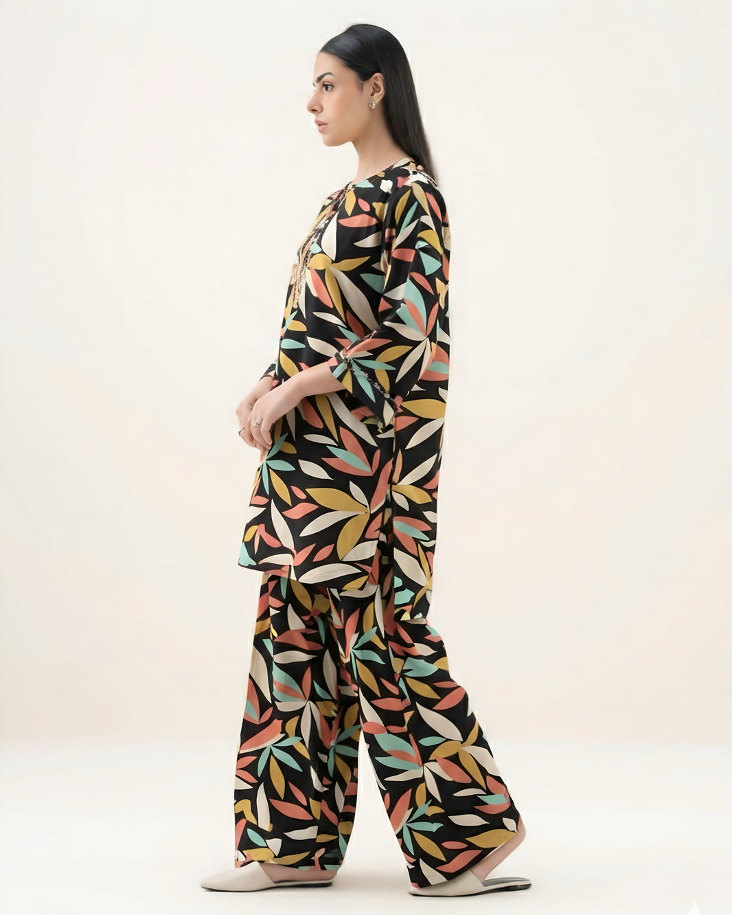 2PC Lawn Unstitched Code : 19