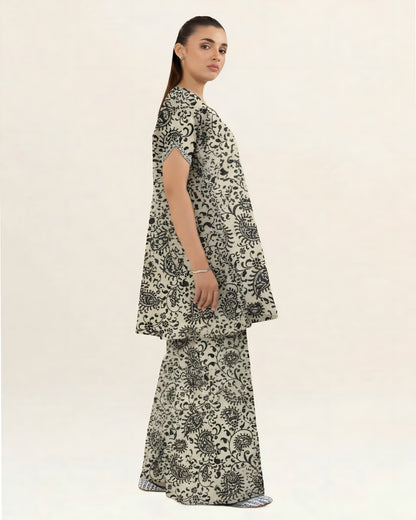 2PC Lawn Unstitched Code : 21