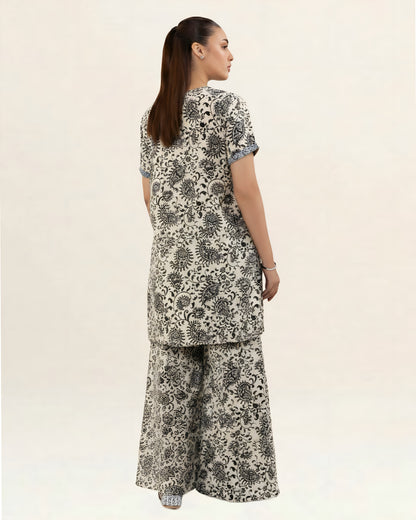 2PC Lawn Unstitched Code : 21