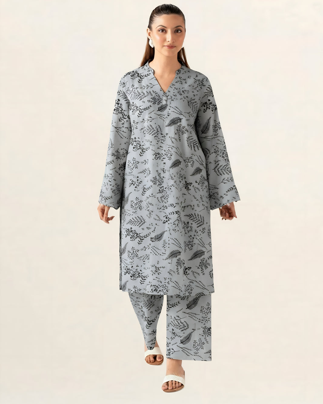 2PC Lawn Unstitched Code : 26