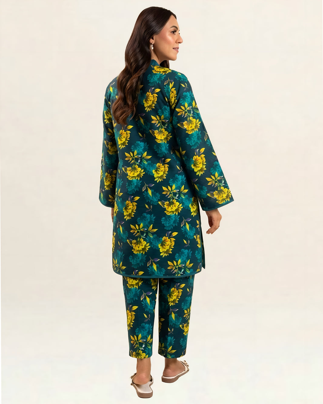 2PC Lawn Unstitched Code : 38